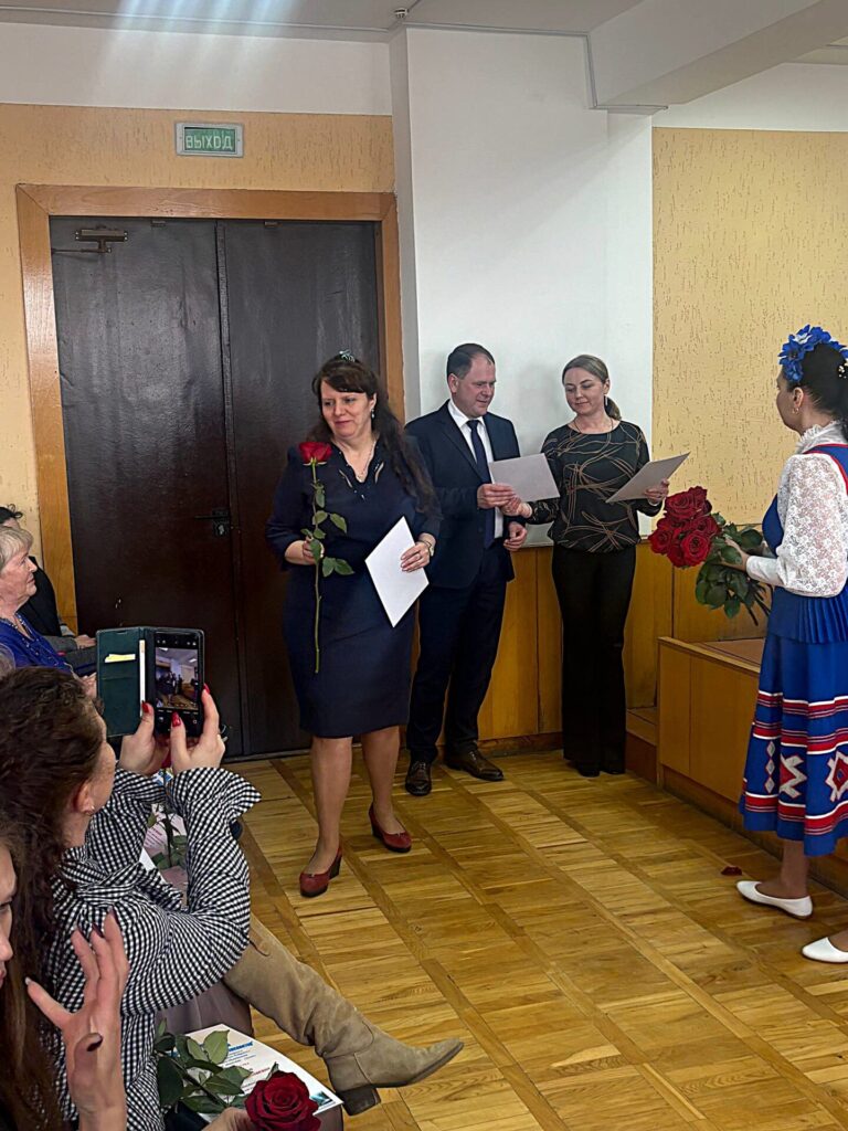 Торжественная часть собрания трудового коллектива