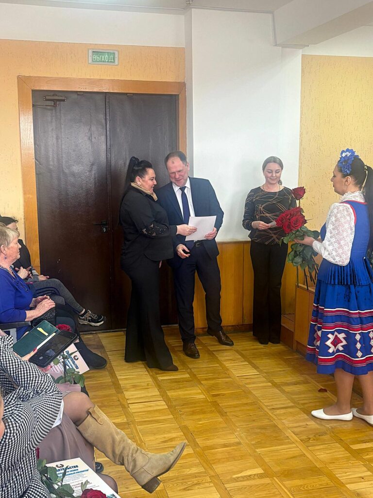 Торжественная часть собрания трудового коллектива